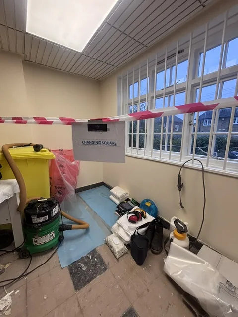 Asbestos floor tile and bitumen removal in Tottenham